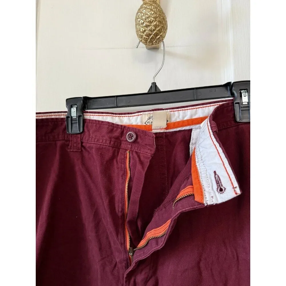 St. John’s Bay men’s size 44 maroon shorts